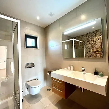 Funtastic With Pool 别墅 *