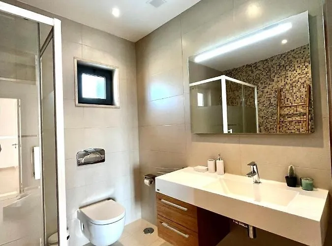 Funtastic With Pool Villa *