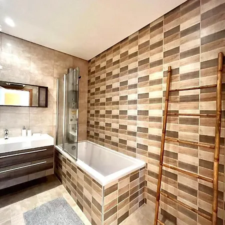 Funtastic With Pool 빌라